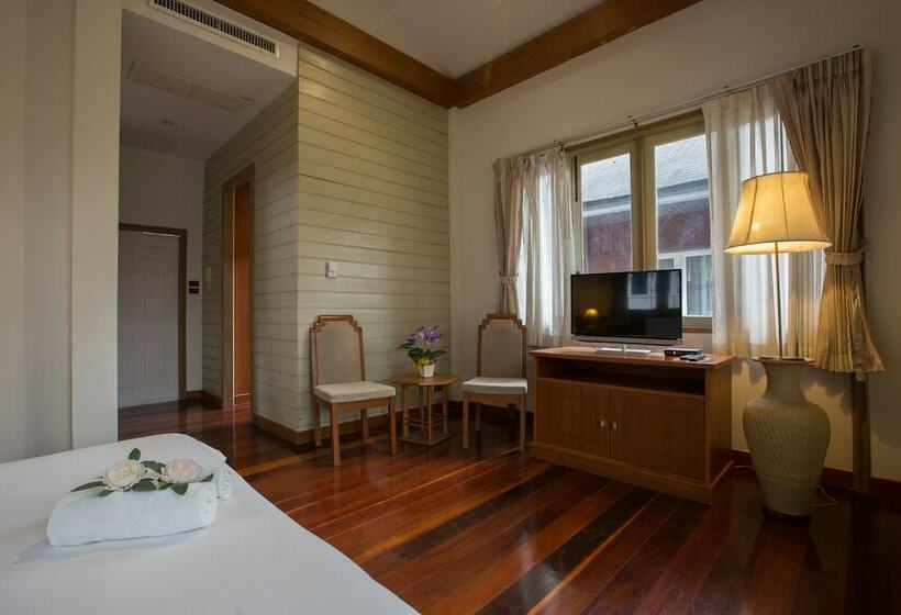 Starlite Khaoyai Hotel And Resort