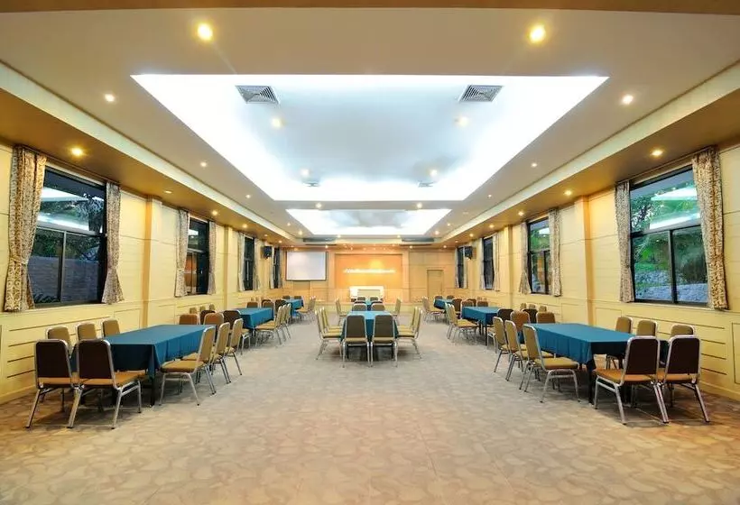 Starlite Khaoyai Hotel And Resort