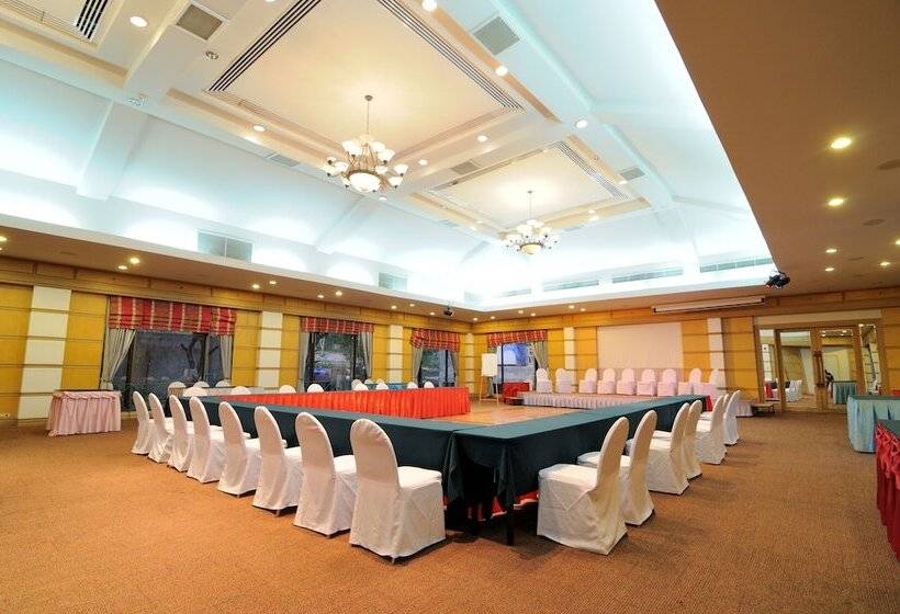 Starlite Khaoyai Hotel And Resort