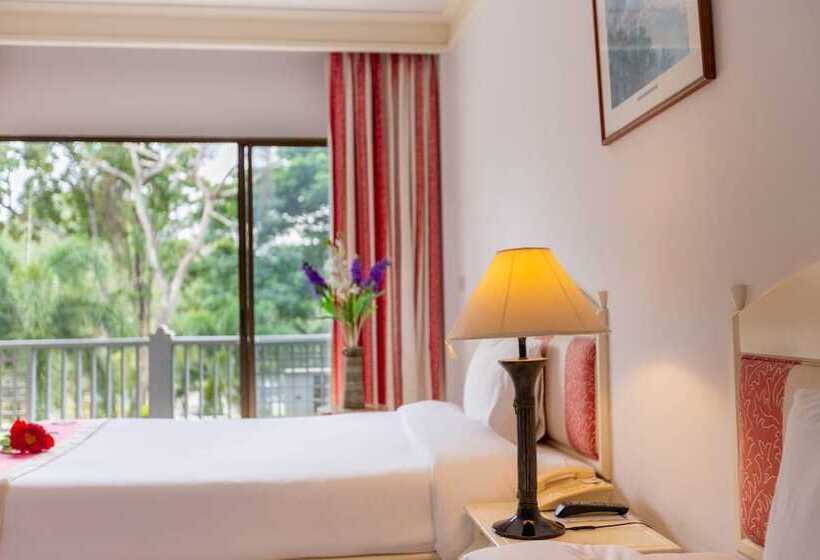 Starlite Khaoyai Hotel And Resort