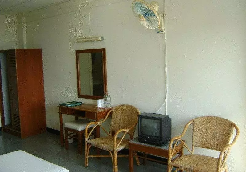 ユースホステル Ymca International Hotel Chiang Rai