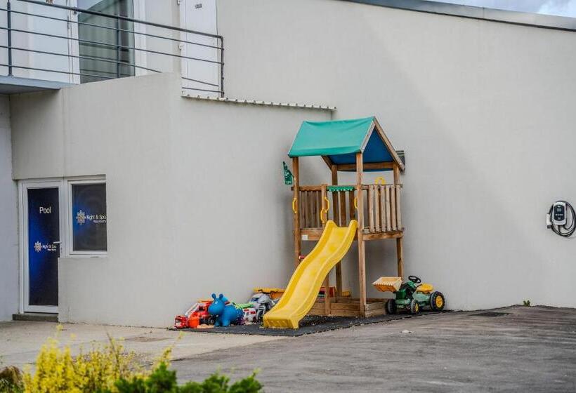 تختخواب و صبحانه Plaza La   Night And Spa