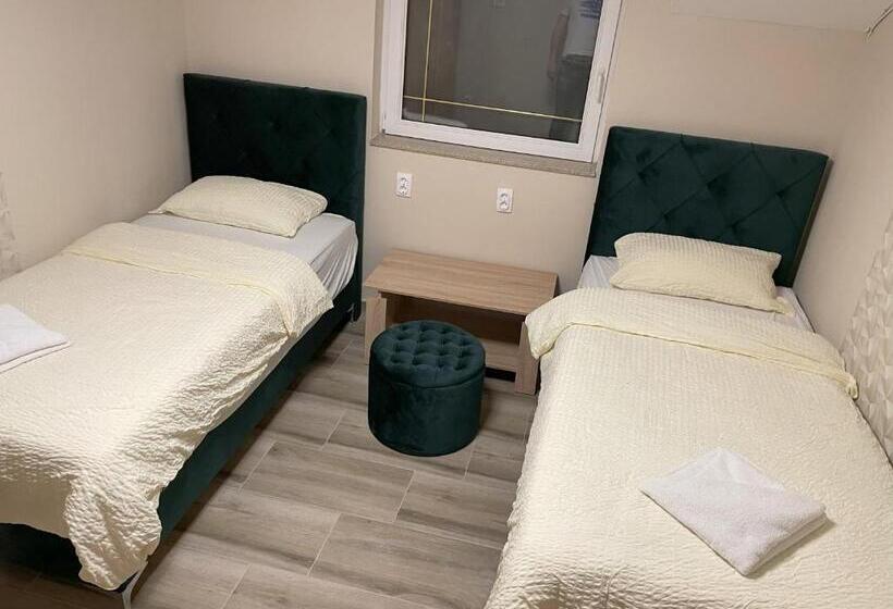 تختخواب و صبحانه Vila Boska Palic