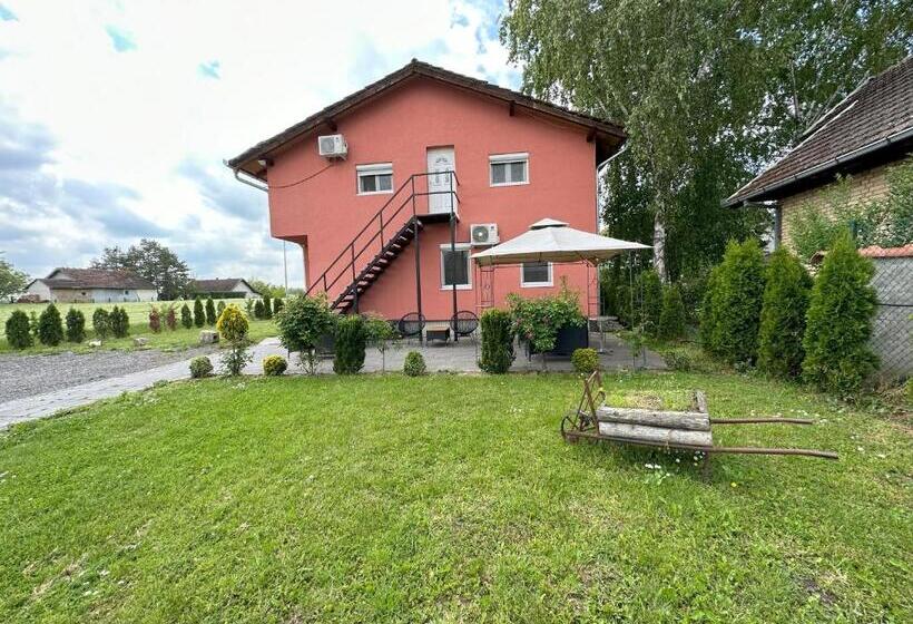 تختخواب و صبحانه Vila Boska Palic