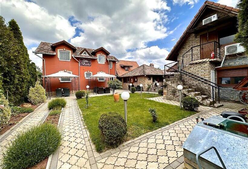 تختخواب و صبحانه Vila Boska Palic