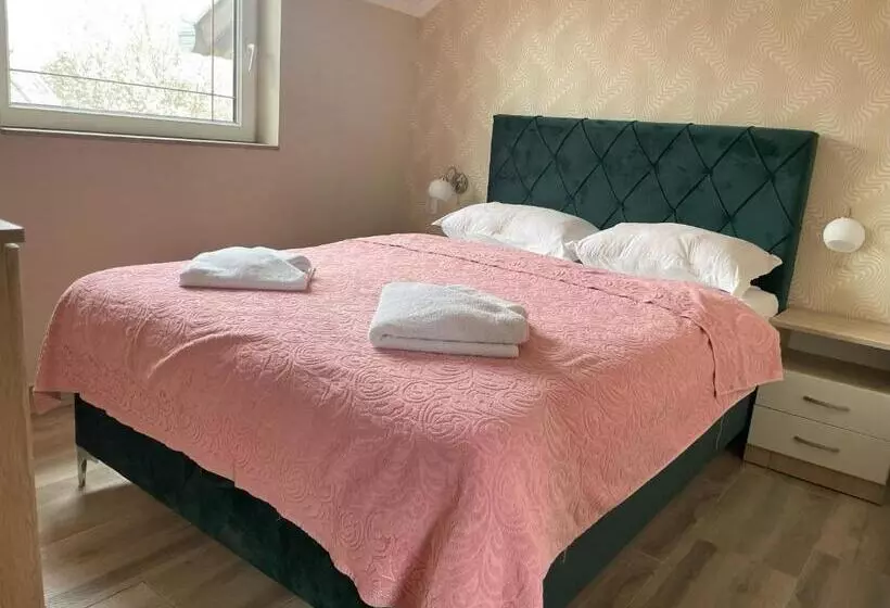 تختخواب و صبحانه Vila Boska Palic