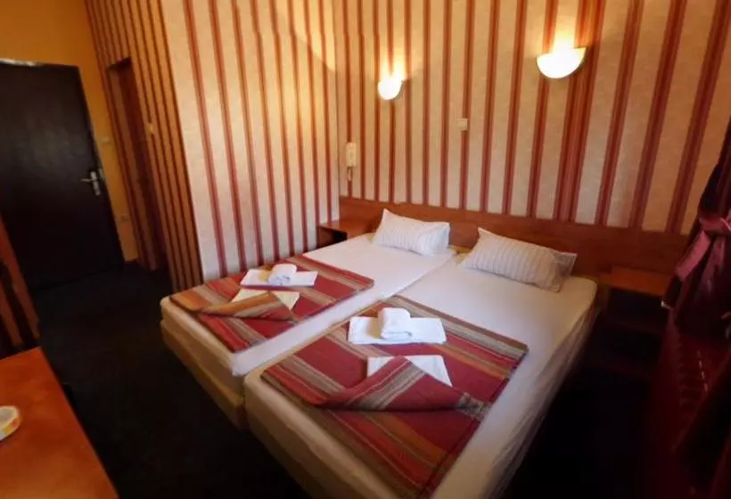 تختخواب و صبحانه Jet Set Prenocistes Novi Sad