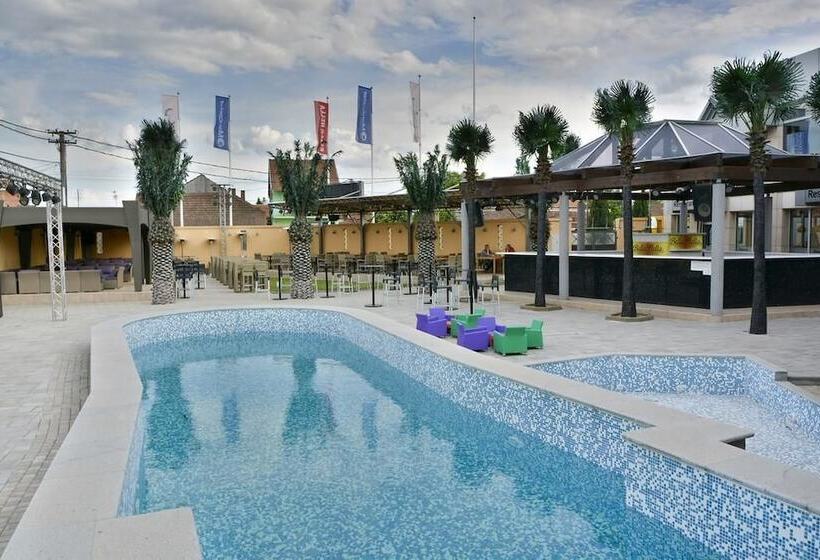 فندق Bella Nella