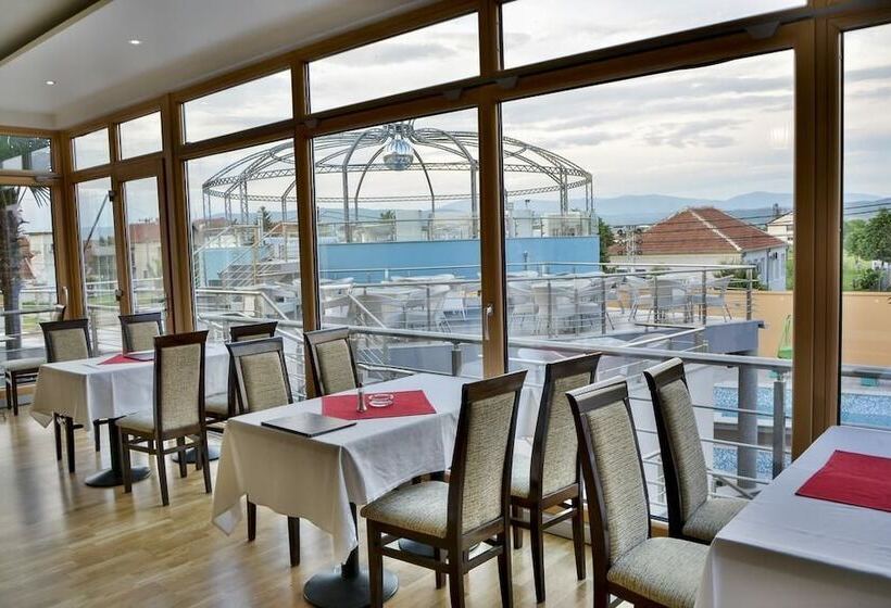 فندق Bella Nella