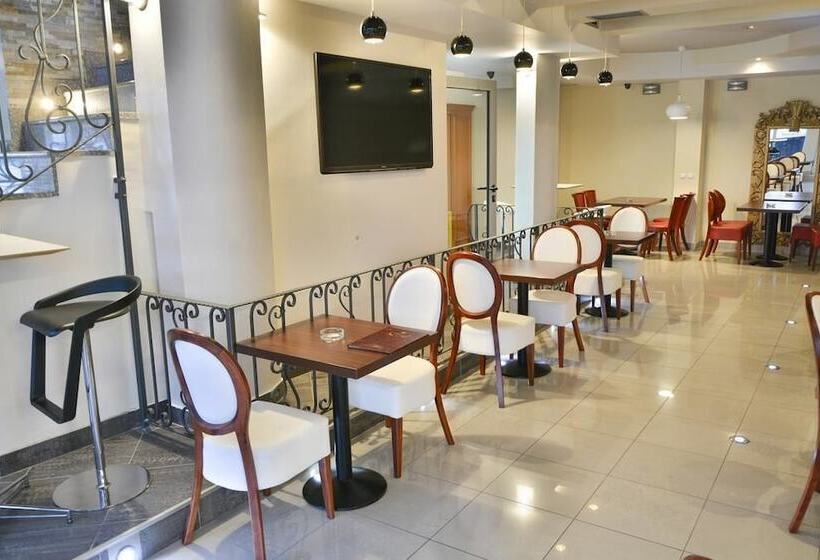 فندق Bella Nella