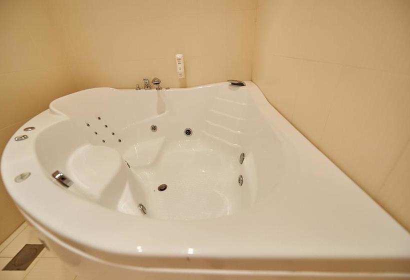 Hotel Imperial Palace