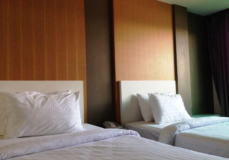 酒店 New Travel Lodge