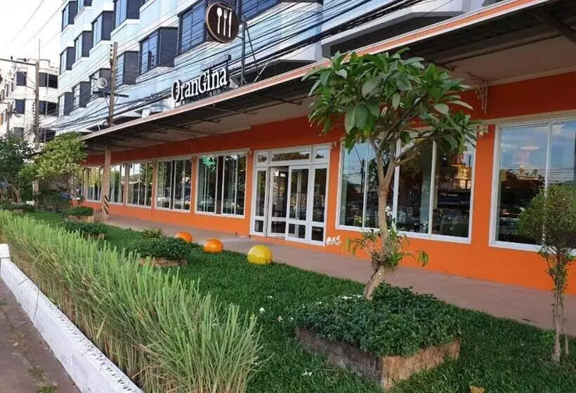 ホテル The Majestic Sakon Nakhon