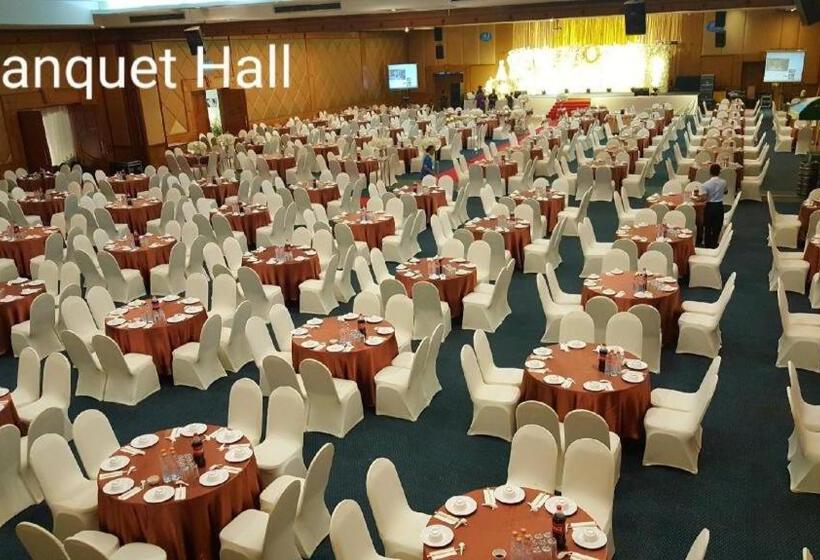 Отель The Majestic Sakon Nakhon