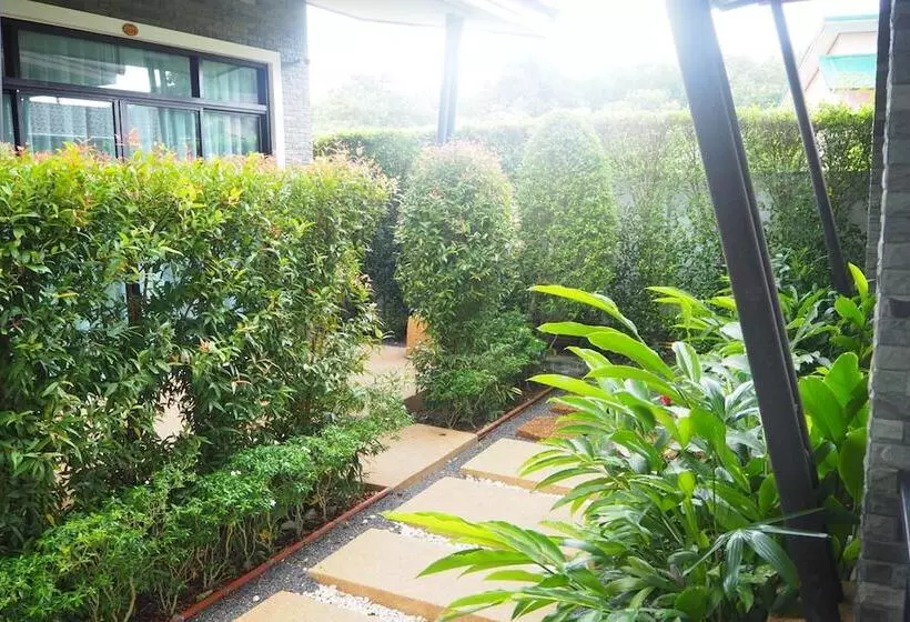 Jinda Resort