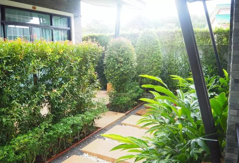 Jinda Resort