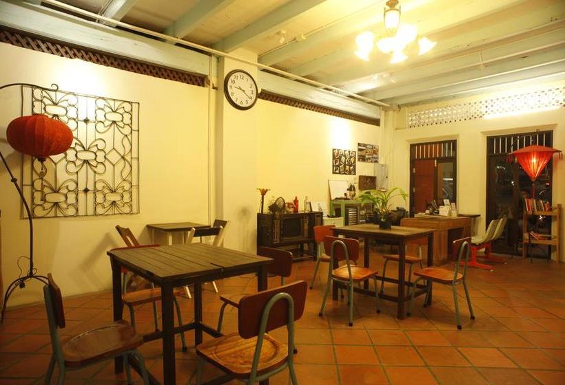 Luang Poj Boutique Hostel