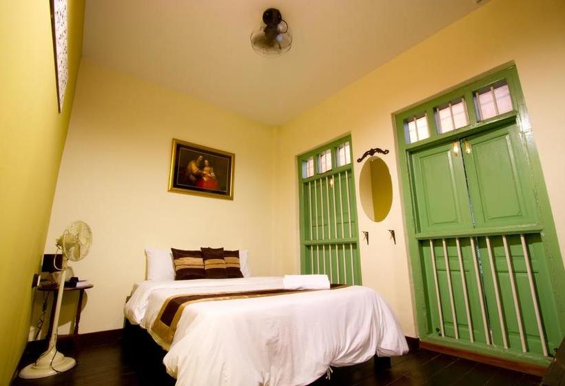 Luang Poj Boutique Hostel