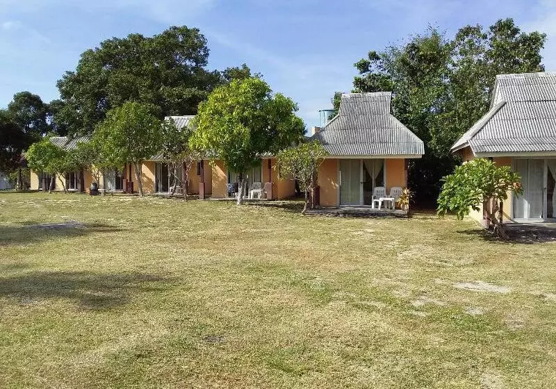Lomakeskus Jinta Beach Bungalow