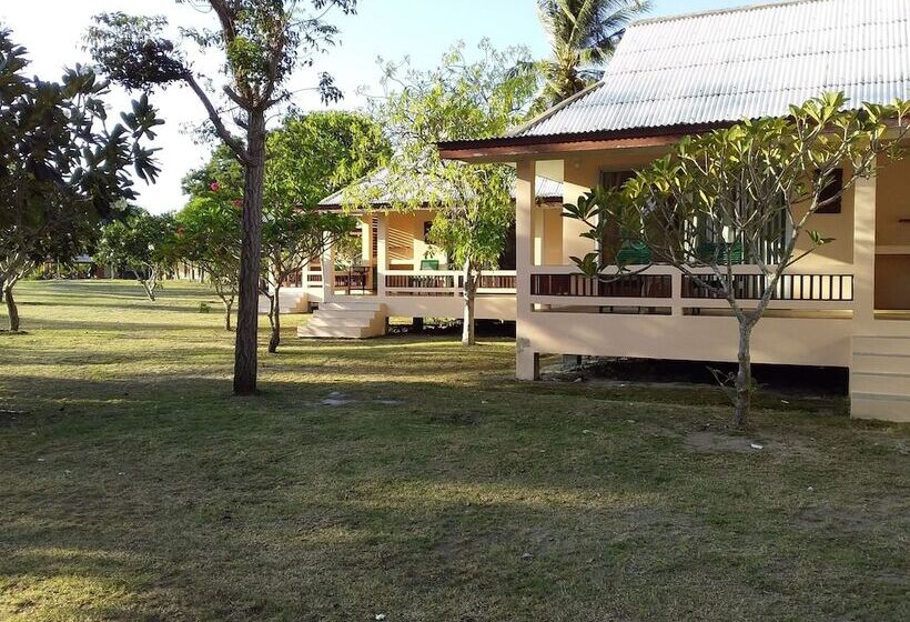 리조트 Jinta Beach Bungalow