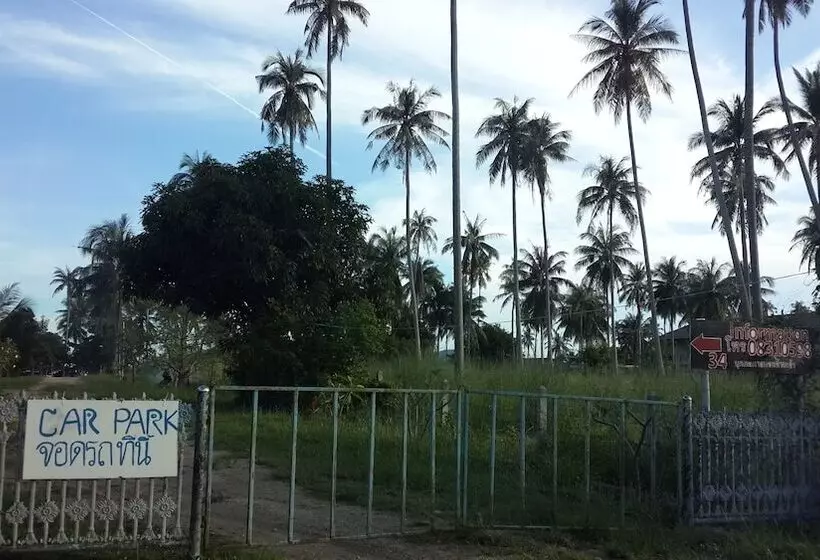 Lomakeskus Jinta Beach Bungalow
