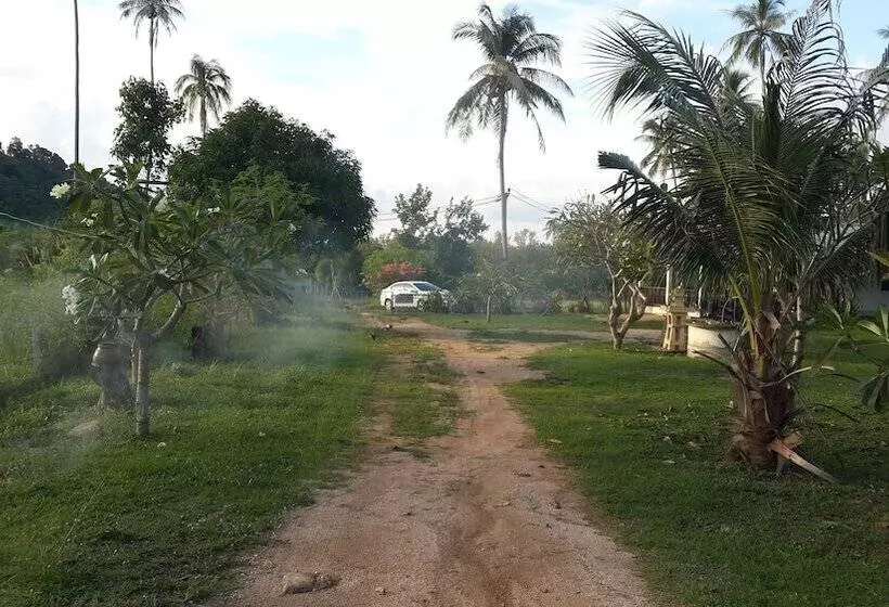 Lomakeskus Jinta Beach Bungalow