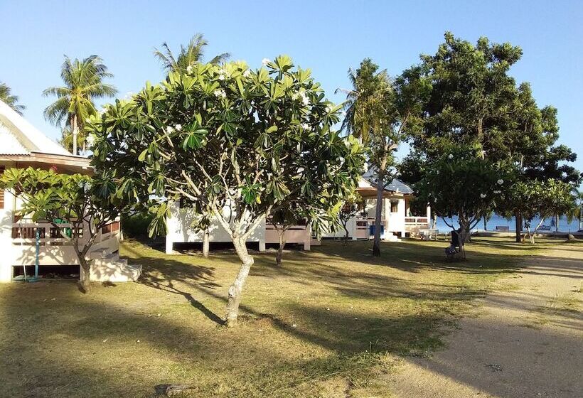 리조트 Jinta Beach Bungalow