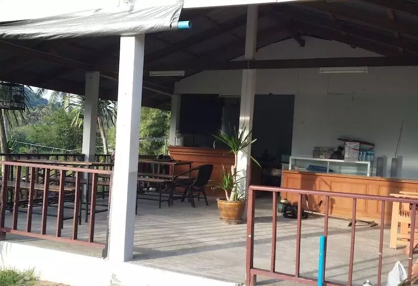 Lomakeskus Jinta Beach Bungalow