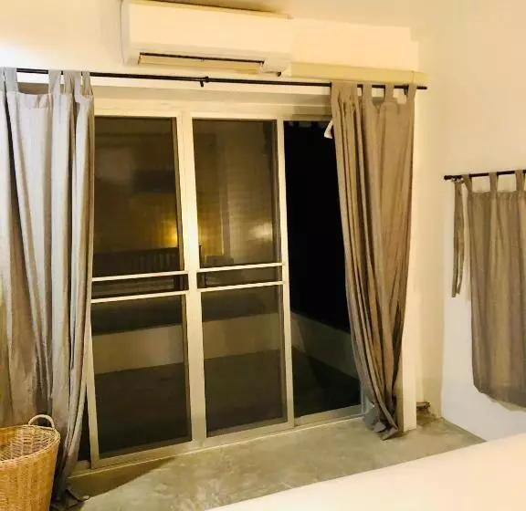 Lomakeskus Paradise Cottage