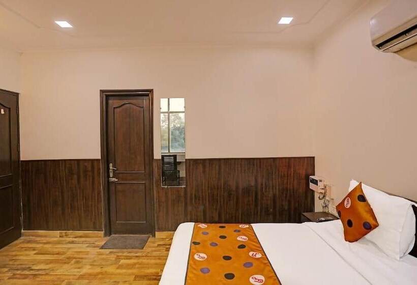 בית מלון כפרי Grand Tushar