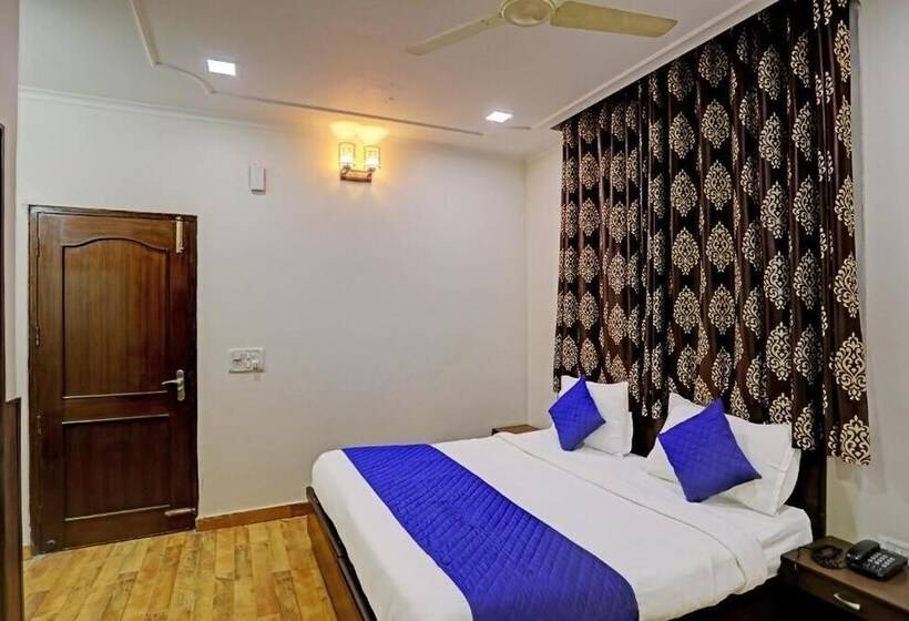 בית מלון כפרי Grand Tushar