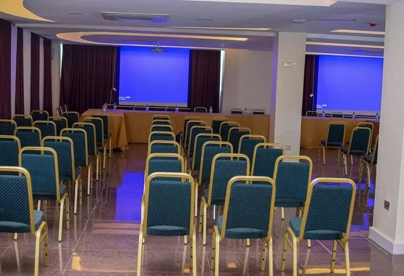 تختخواب و صبحانه Koki