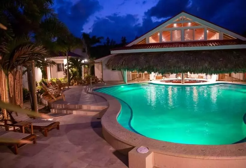 Hotelli Ceiba Beach Resort