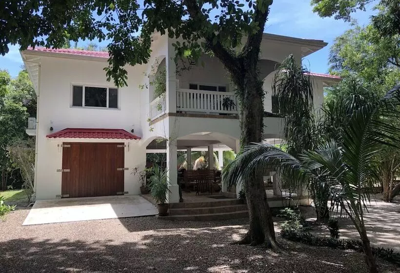 Hotelli Ceiba Beach Resort