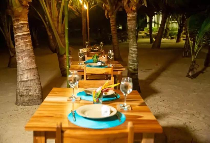 Hotelli Ceiba Beach Resort