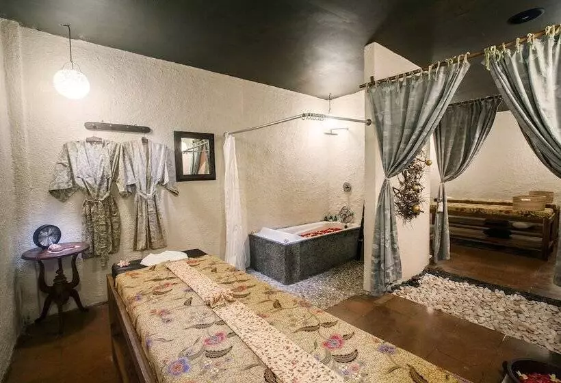 ホテル Dwaraloka Retreat Ubud