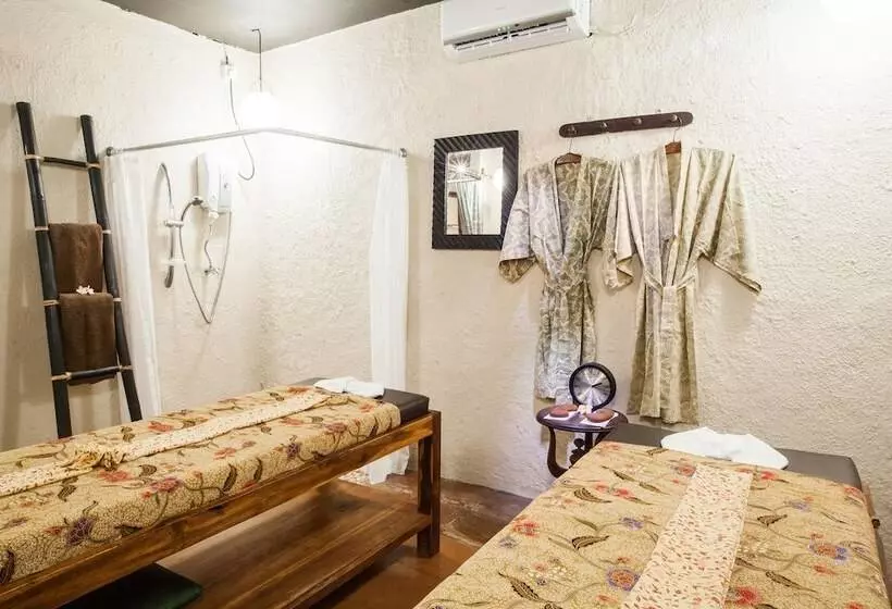 ホテル Dwaraloka Retreat Ubud