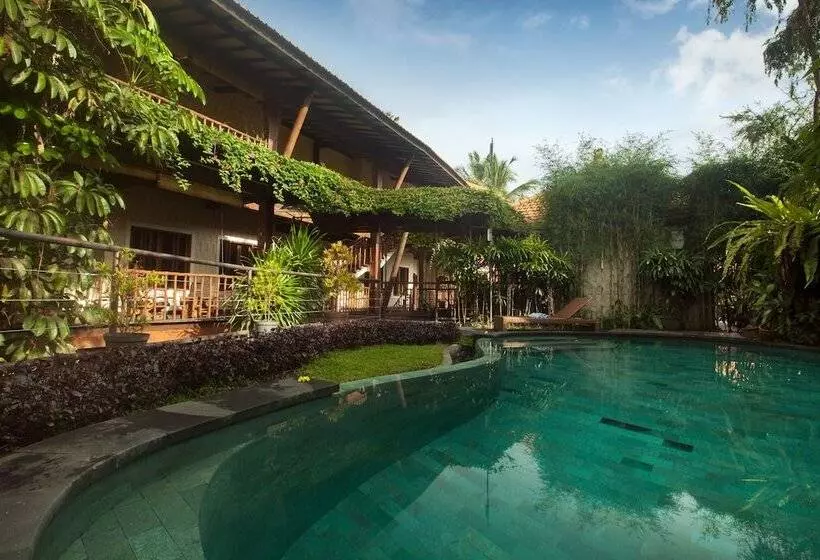 ホテル Dwaraloka Retreat Ubud