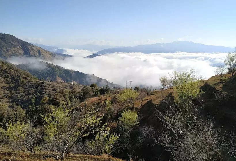 Hotelli In Apple Estate Kanatal