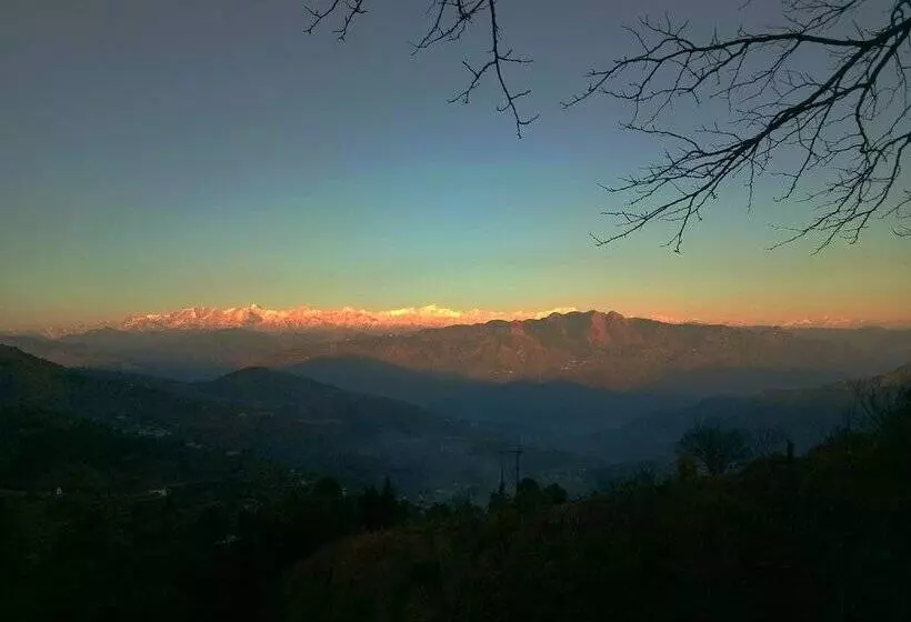 Hotelli In Apple Estate Kanatal