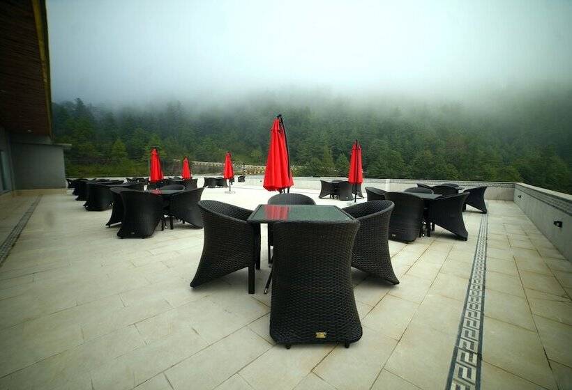 هتل Ramada By Wyndham Murree Lower Topa Resort