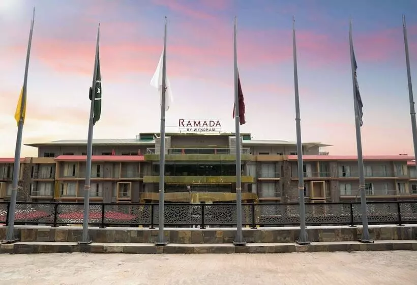 هتل Ramada By Wyndham Murree Lower Topa Resort