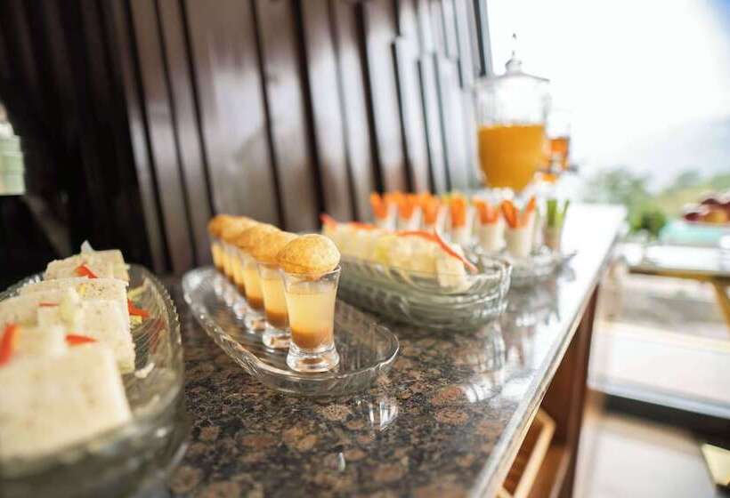 هتل Ramada By Wyndham Murree Lower Topa Resort