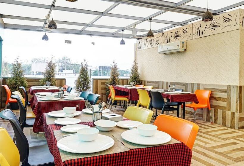 فندق Treebo Classic Grande, Camp