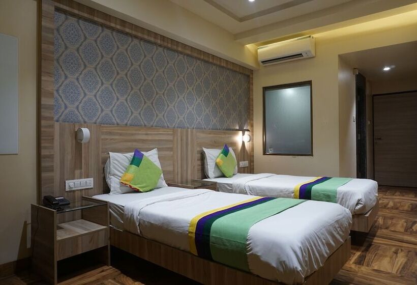 فندق Treebo Classic Grande, Camp