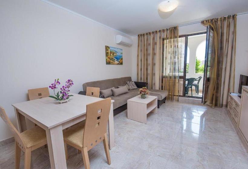 Отель Apartments In Esteban Complex