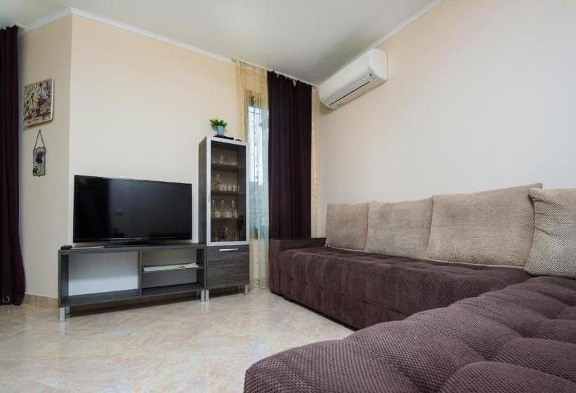 Отель Apartments In Esteban Complex