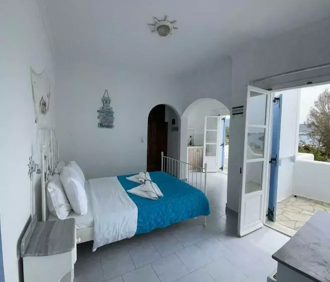 هتل Arokaria Beach Studios