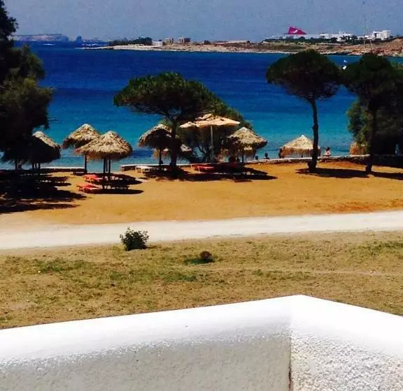 هتل Arokaria Beach Studios