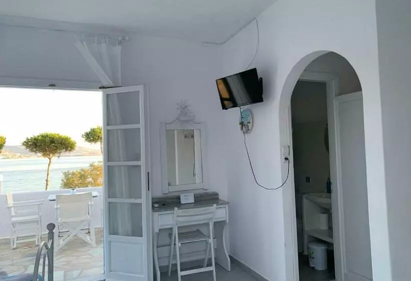 هتل Arokaria Beach Studios